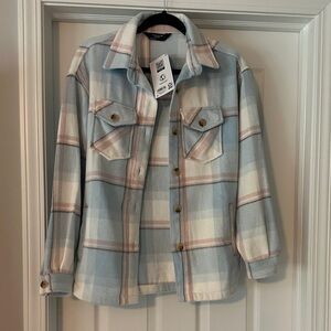 Stylish Plaid Utility Jacket in Blue and Cream